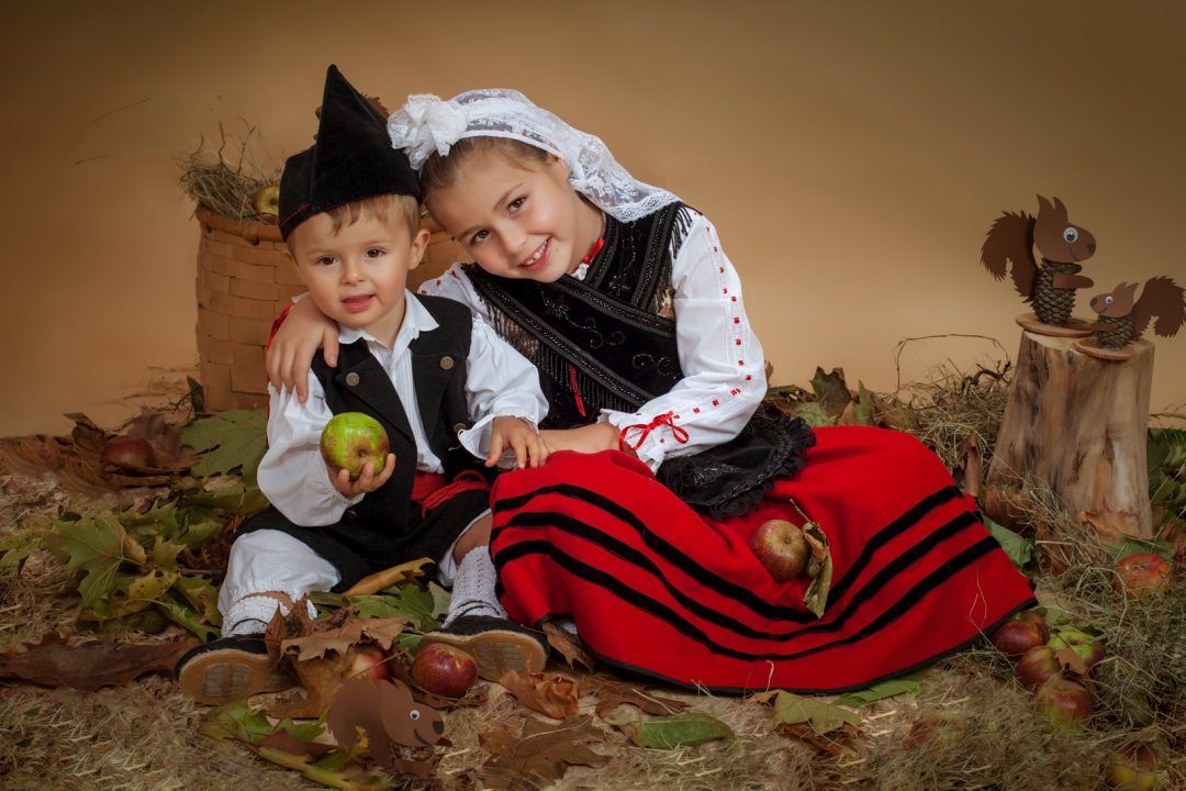 fotos de niños con traje de asturianos